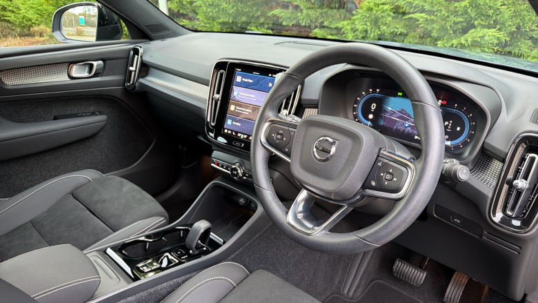 Volvo Xc40 2.0 B4P Plus Dark 5dr AWD Auto Petrol Estate